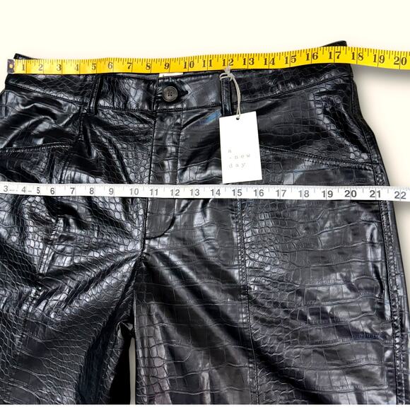 A New Day Faux Snakeskin Straight Leg Pants High Rise Women Size 14 Black New - Picture 9 of 12